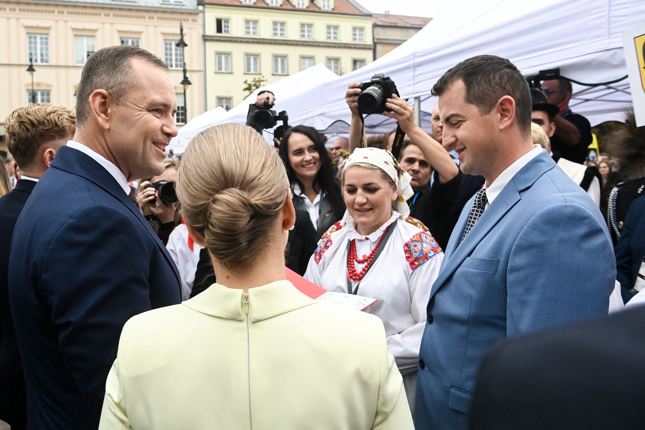 Warszawa, 14.09.2025. Prezydent RP Karol Nawrocki (L) podczas Dożynek Prezydenckich w Warszawie, 14 bm. (aldg) PAP/Piotr Nowak