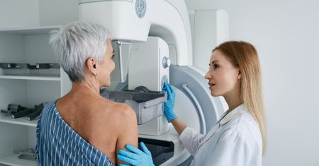 Negatywne skutki mammografii - mammografia, wskazania, przeciwwskazania