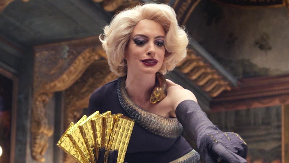 Anne Hathaway w roli szefowej upiornego sabatu 
