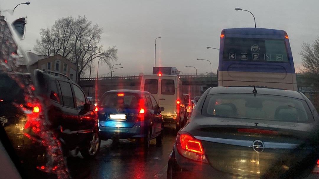 Wypadek na al. Tysiąclecia przy Młynie Krauzego