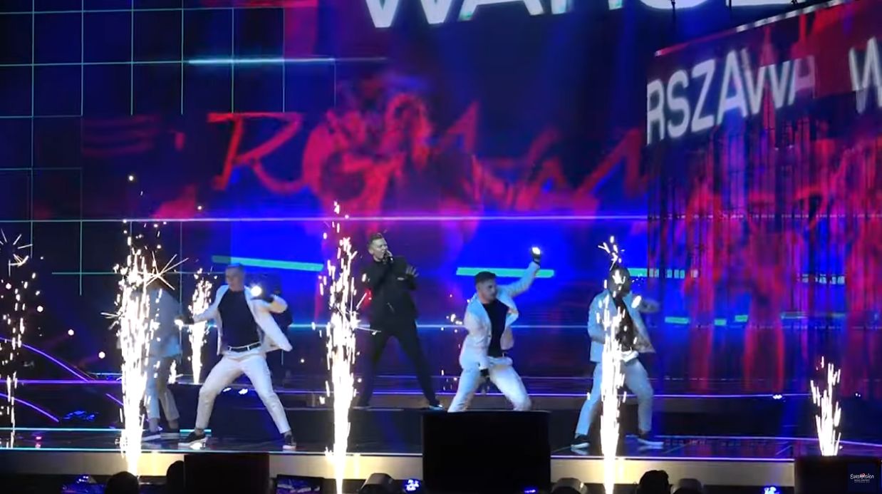 Próba na scenie Rafała Brzozowskiego przed występem w konkursie Eurowizji