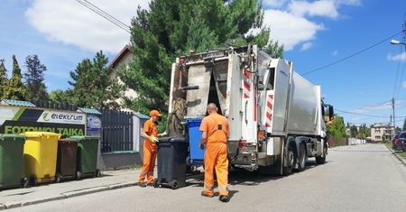 Przez system kaucyjny gminy straciły połowę dochodów. Oto skutki