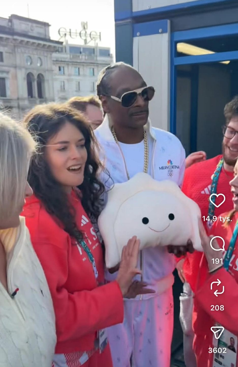 Snoop Dogg pozuje z polskim pierogiem