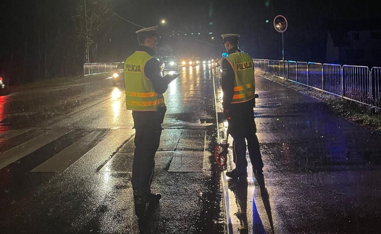 Kościerzyna. Samochód potrącił dwoje 17-latków