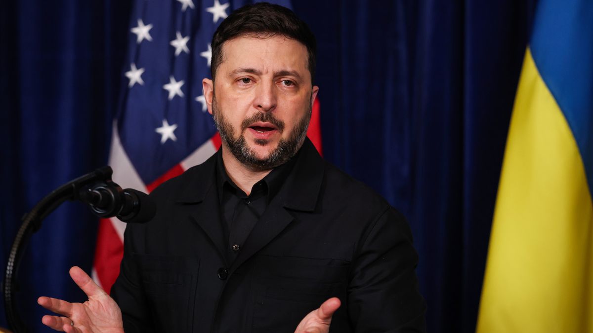 PALM BEACH, FLORIDA - DECEMBER 28: Ukrainian President Volodymyr Zelensky speaks during a news conference with U.S. President Donald Trump following their meeting at Trump’s Mar-a-Lago club on December 28, 2025 in Palm Beach, Florida. Trump invited Zelensky to his private club to work on the U.S.-proposed peace plan to end the war in Ukraine as the conflict approaches four years since the sudden full-scale invasion by Russia on February 24, 2022. (Photo by Joe Raedle/Getty Images)