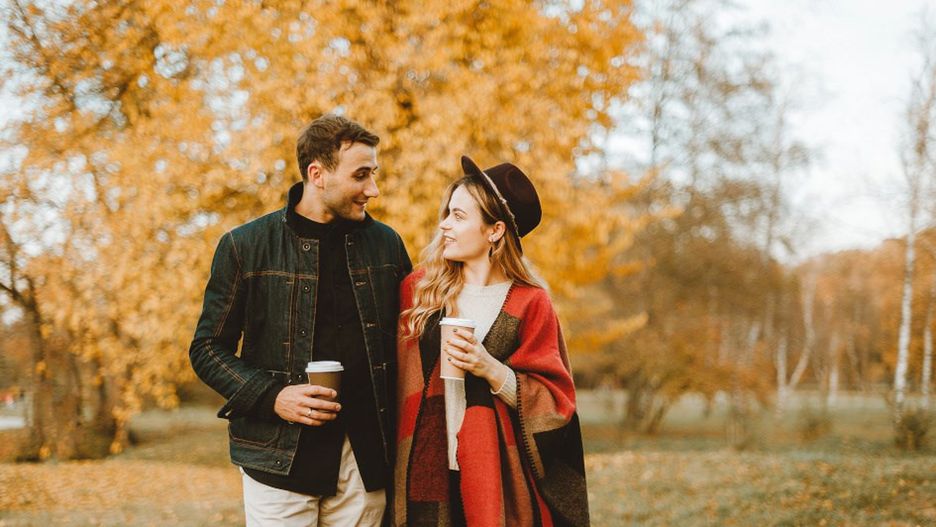 stylizacje na jesienny romantyczny spacer we dwoje