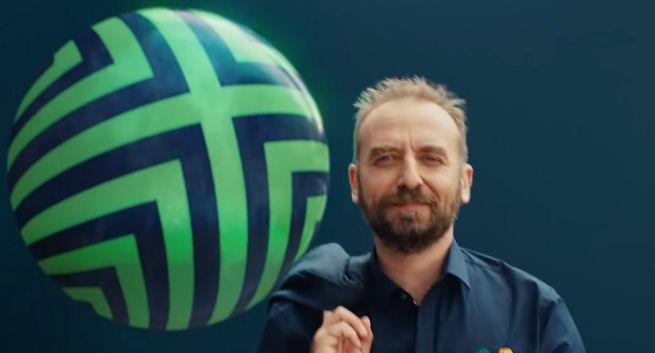 Nowe reklamy rabrandingowe Plusa, Polsatu i Polsat Go z Mecwaldowskim, Braciakiem i Ibiszem (wideo)
