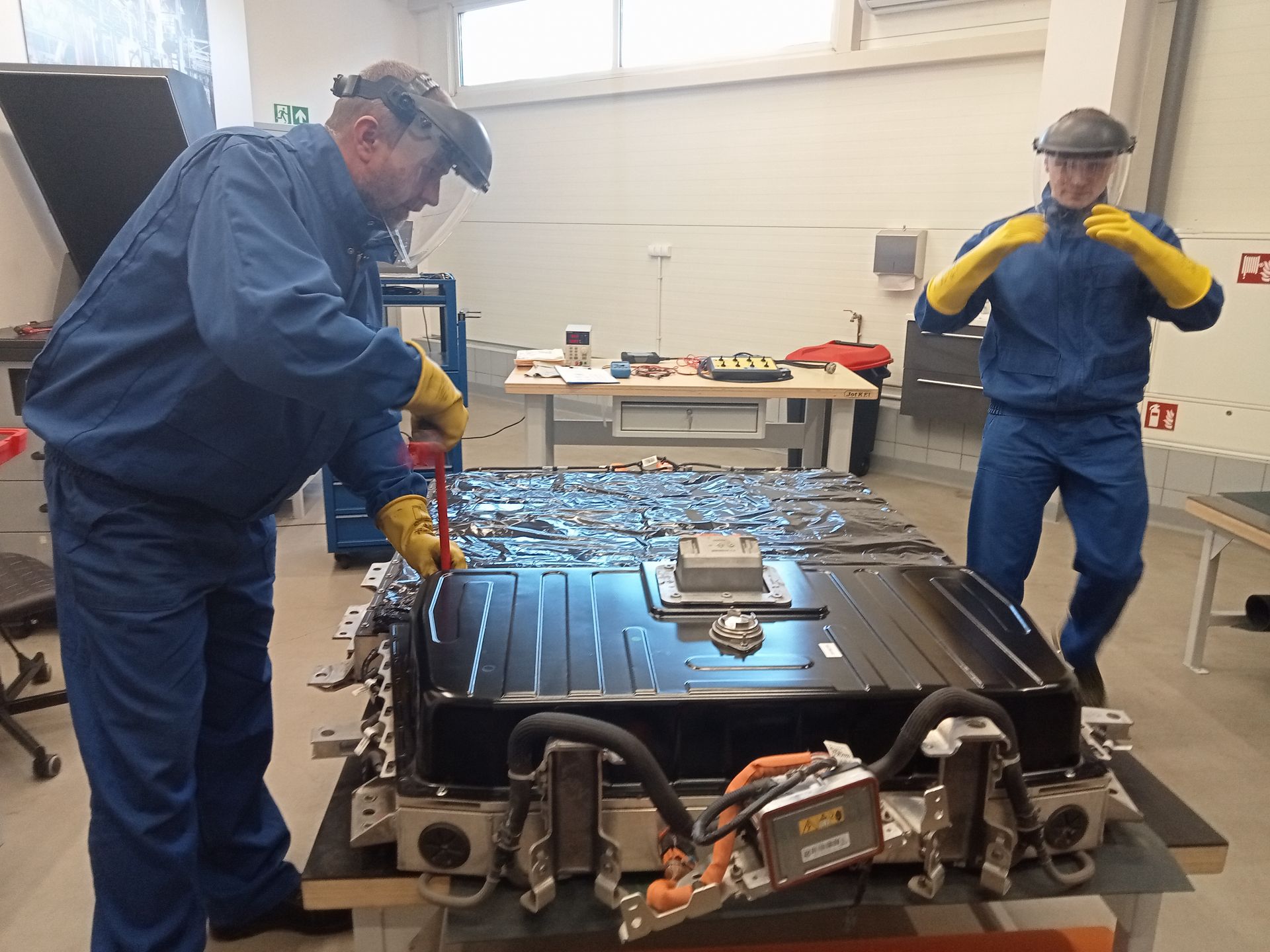 Autoryzowany Zakład Naprawy Akumulatorów Trakcyjnych do Samochodów Elektrycznych i Hybrydowych Renault w Zabrzu.