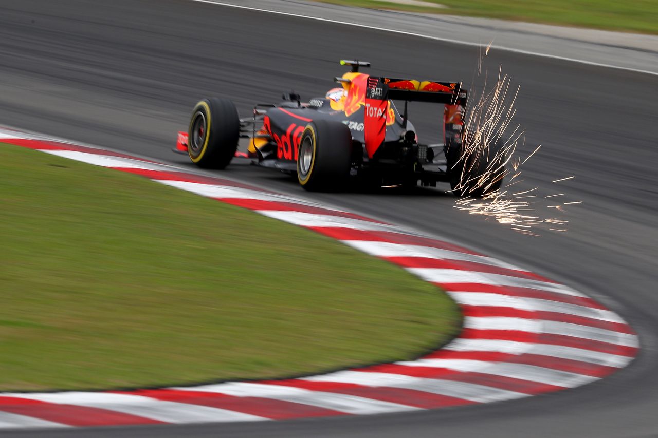 Grand Prix Malezji (2016) - dublet Red Bulla