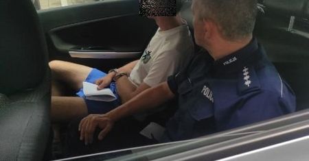 Siemianowice Śl. Przemarsz pijanego, zniszczone samochody i wybita witryna sklepowa