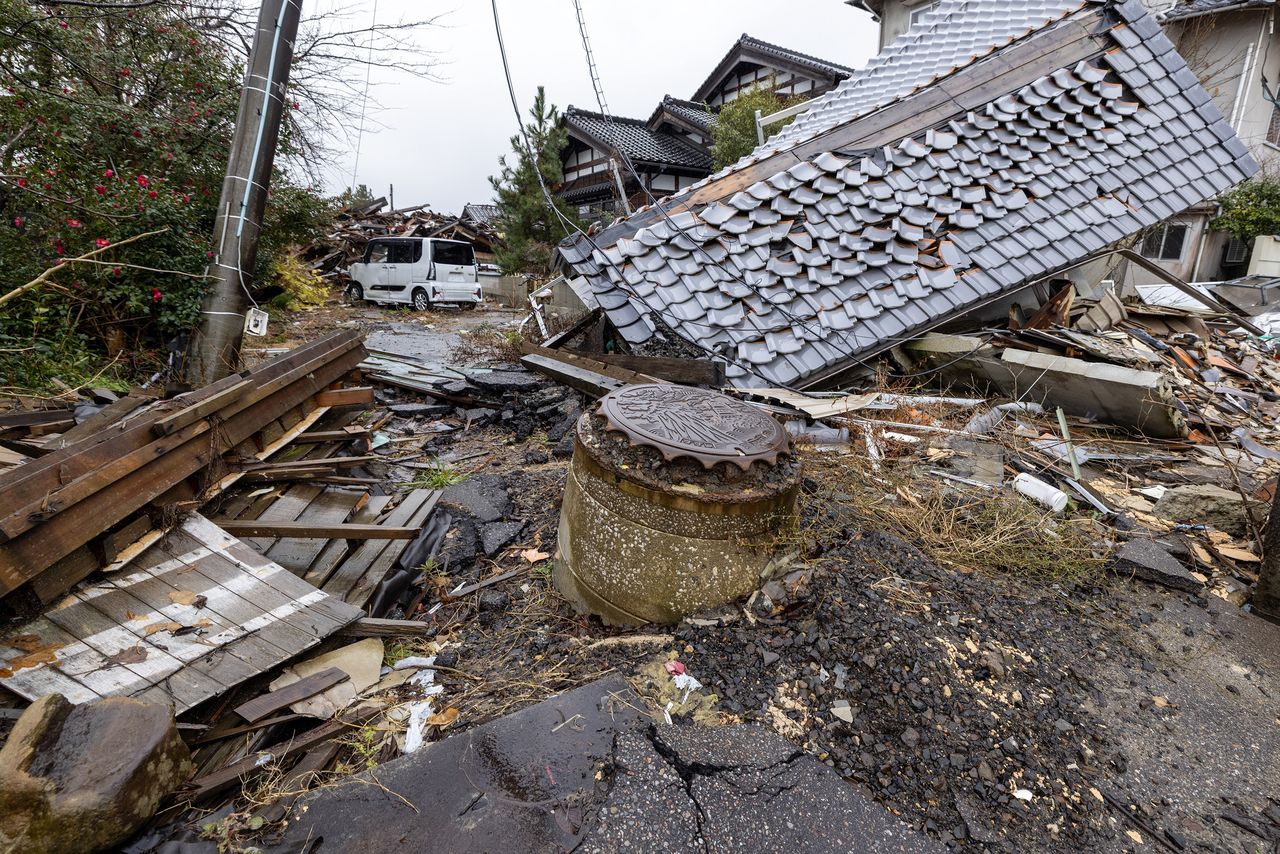 Skutki trzęsienia ziemi w Japonii