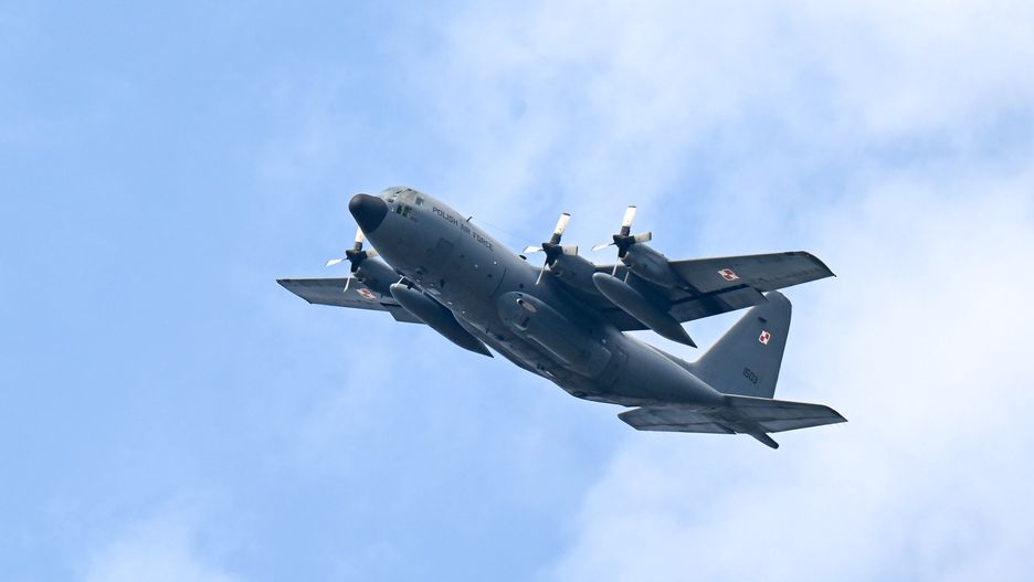Samolot C-130
Radom, 25.08.2023. Samolot C-130 Herkules w trakcie treningu do jutrzejszych Mi�dzynarodowych Pokaz�w Lotniczych AIR SHOW Radom 2023, 25 bm. (ad) PAP/Piotr Polak
Piotr Polak
AIR SHOW Radom, pokaz, samoloty, trening