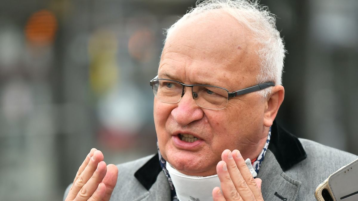 Wirusolog Krzysztof Simon odniósł się do "afery sanitarnej" na uczelni Rydzyka