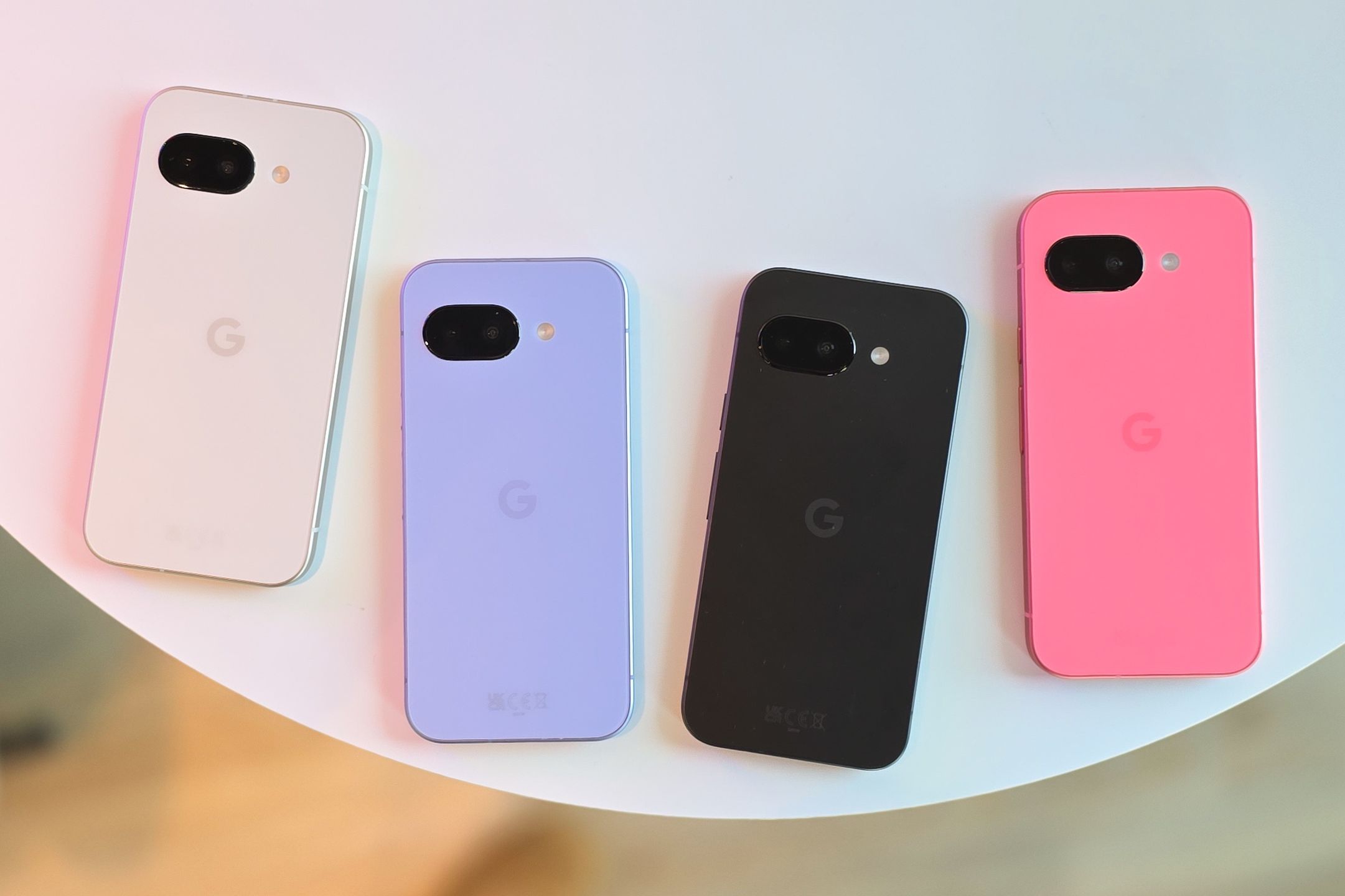 Tak prezentowały się kolory Google Pixel 9a, tym razem może być podobnie