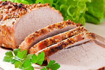 Posmaruj łyżeczką tego tłuszczu. Schab nie wyschnie i będzie niesamowicie kruchy