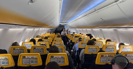 Złe wieści dla turystów. Ryanair planuje kolejne cięcia