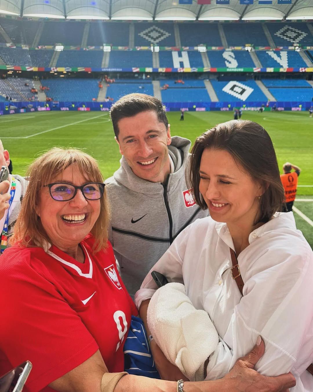 Robert Lewandowski z mamą i siostrą