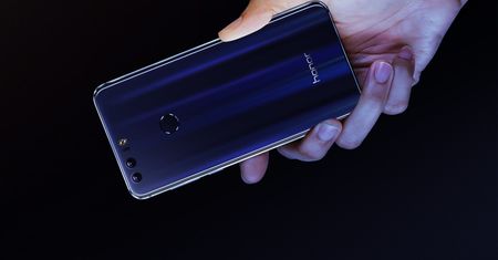 Honor 8 zaprezentowany - szklana obudowa i podwójna kamera