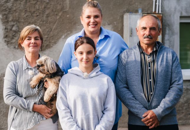 Pani Jolanta, wnuczka Samanta, pan Jan i Elżbieta Romanowska