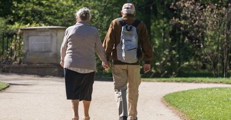 Nowe świadczenie dla małżeństw z długim stażem? Ruszyły prace w Senacie