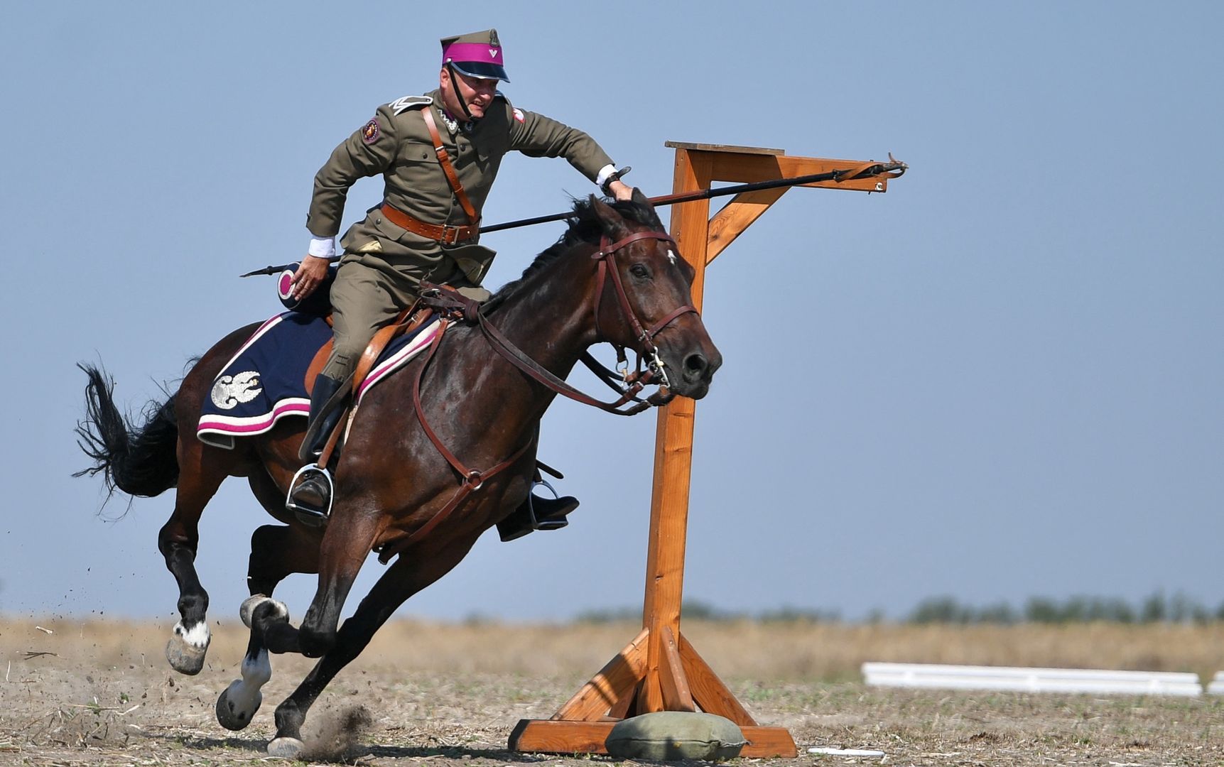 Pokaz jazdy konnej podczas obchodów 100. rocznicy Bitwy pod Komarowem