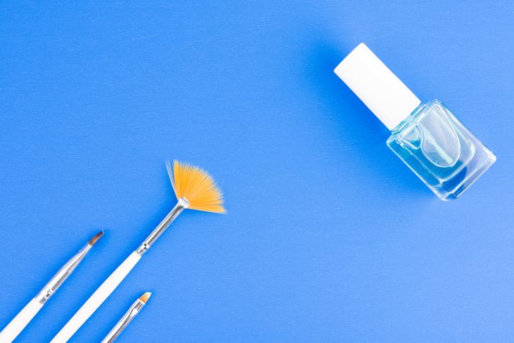 Sprawdzone lakiery hybrydowe. Tanie produkty do manicure hybrydowego