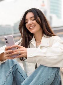 Kliknąłeś w fejkową reklamę? Sprawdź, jak nie dać się naciągnąć AI w sieci