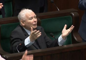 Trzęsienie ziemi w PiS. Sondaż przed kluczowymi decyzjami w partii