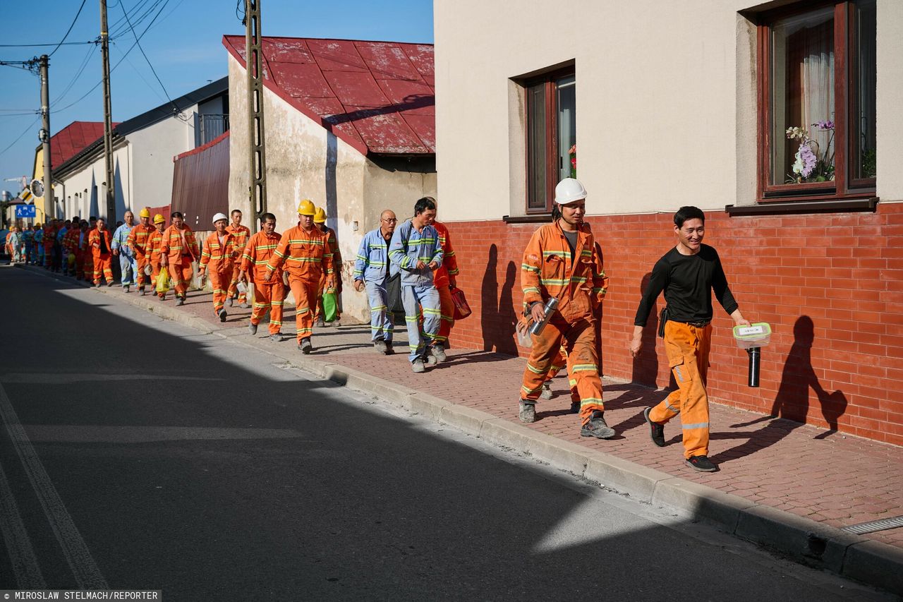 Pracowniczych "miasteczek" obcokrajowców będzie przybywać. Mamy problem do rozwiązania