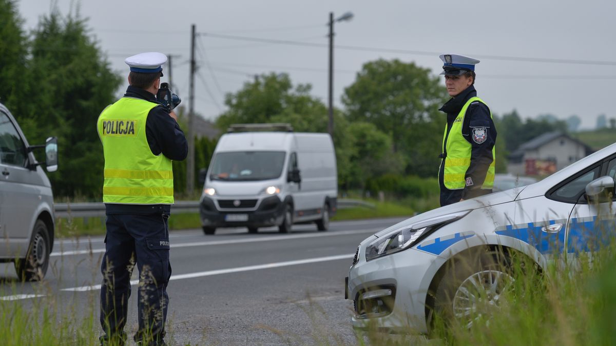 Od czwartku więcej patroli policyjnych na polskich drogach