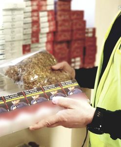 Śląskie. 20 tysięcy papierosów bez akcyzy. Podejrzenie z nielegalnych fabryk