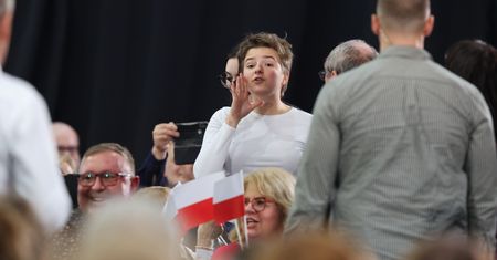 Aktywistki do Tuska: w 20. gospodarce świata młodym nie starcza do pierwszego
