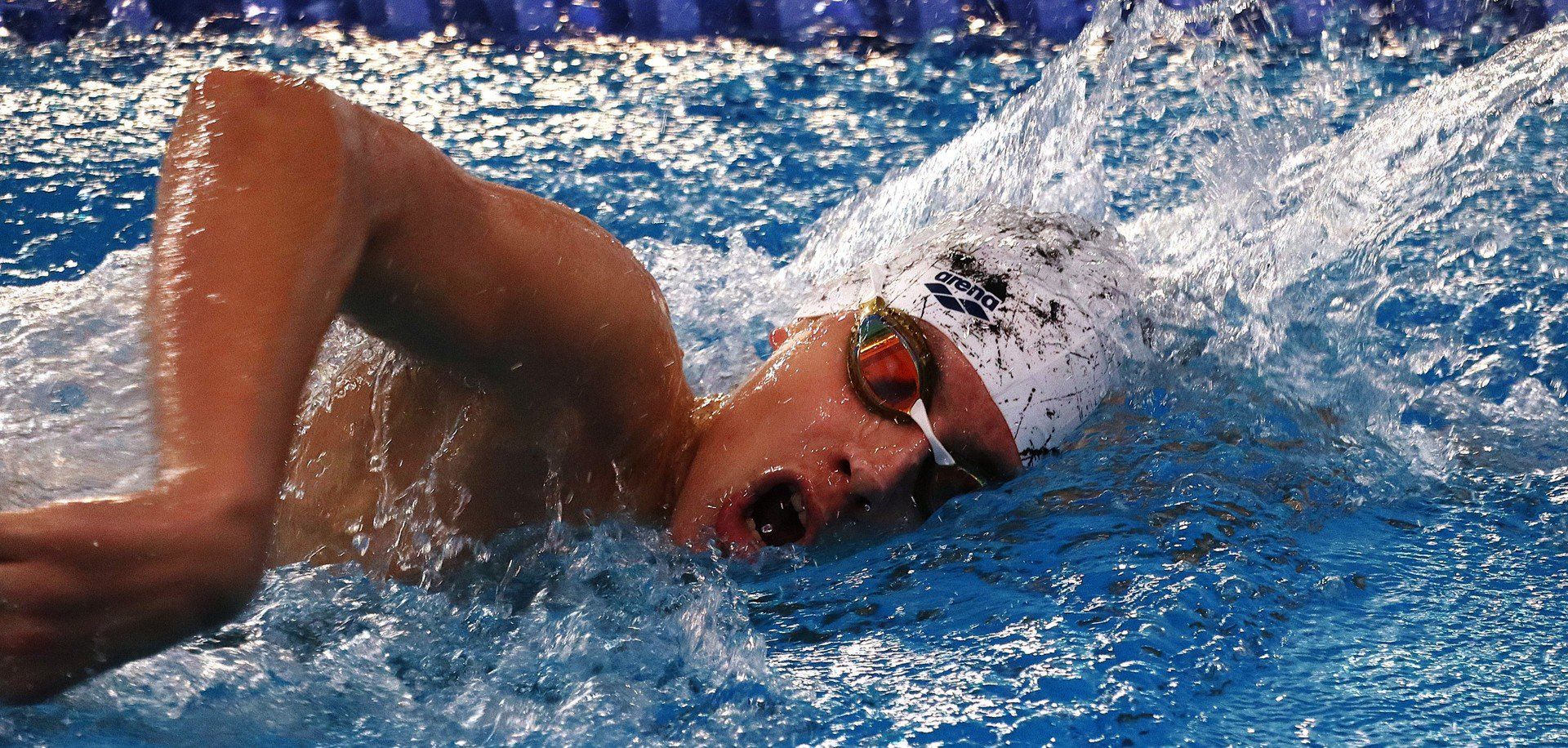 Prawie 600 zawodników wystartowało w zawodach pływackich &#34;Bijemy rekordy&#34; w Oświęcimiu, pod patronatem Pawła Korzeniowskiego