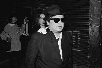John Belushi był u szczytu sławy. Zmarł tragicznie w wieku zaledwie 33 lat