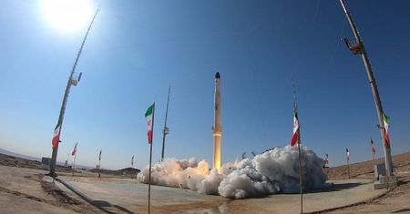 Rosja wspiera Iran. Dostarczy mu nowoczesnego satelitę szpiegowskiego
