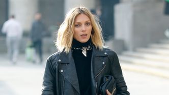 Anja Rubik pozuje NAGO! Internauci zachwyceni wakacyjnymi pocztówkami modelki: "Perfekcyjna"