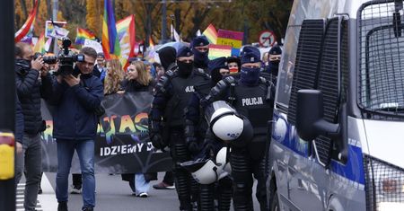 Marsz Równości w Lublinie bez zakłóceń. Uczestniczyło w nim około 1000 osób