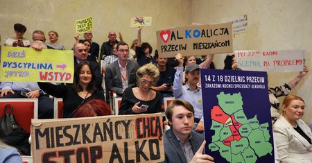 Psychoterapeutka uderza w przeciwników nocnej prohibicji