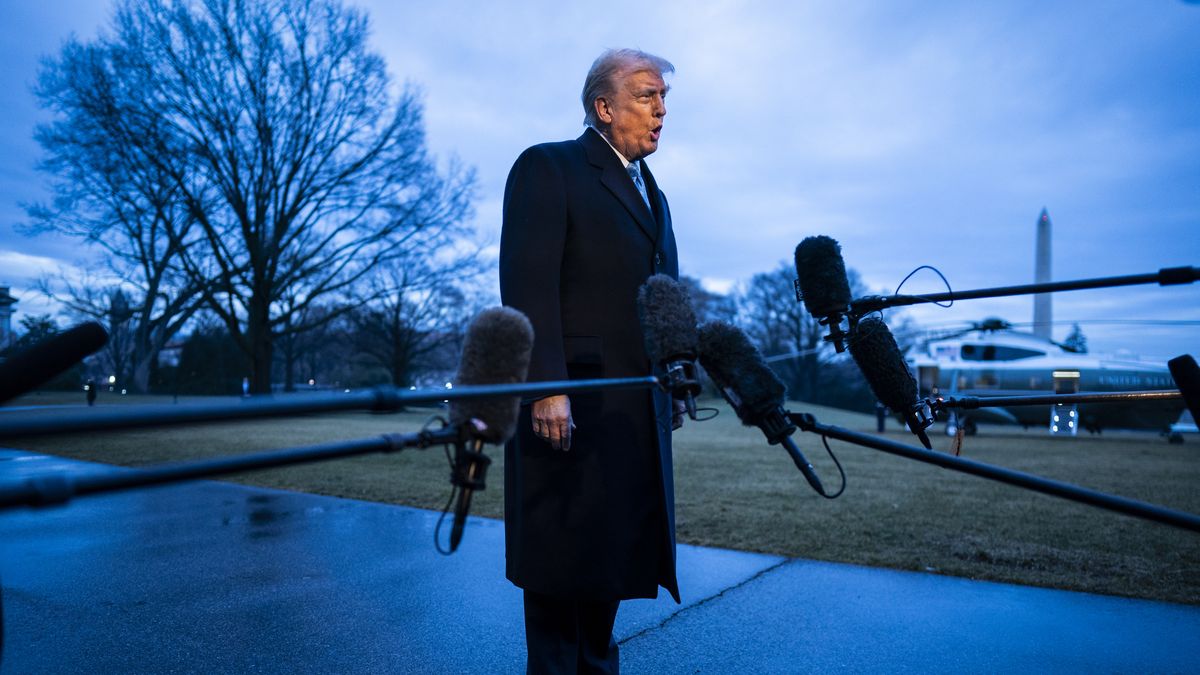 Washington, DC - January 31 : President Donald J Trump speaks to reporters as he walks across the South Lawn and departs on the Marine One helicopter headed to Florida from the White House on Friday, Jan 31, 2025 in Washington, DC. (Photo by Jabin Botsford/The Washington Post via Getty Images)