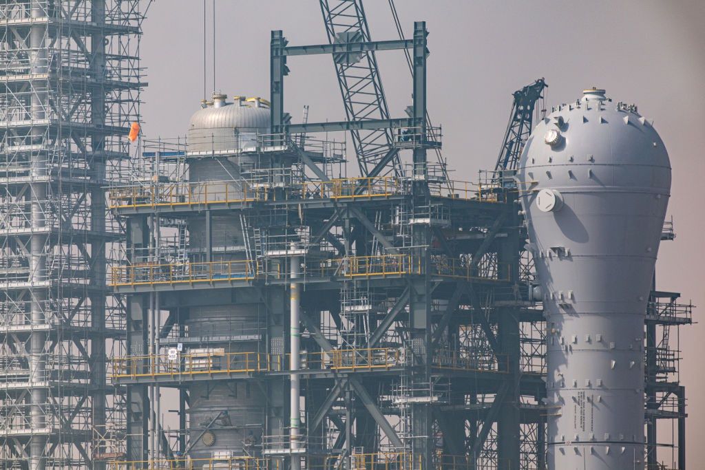 Eskalacja trwa. Po ataku dronem wyłączają największą rafinerię w kraju