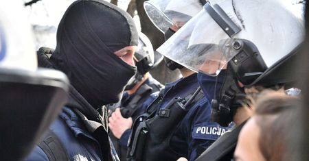Warszawa. Protesty w rejonie placu Piłsudskiego. Policja zatrzymała 6 osób