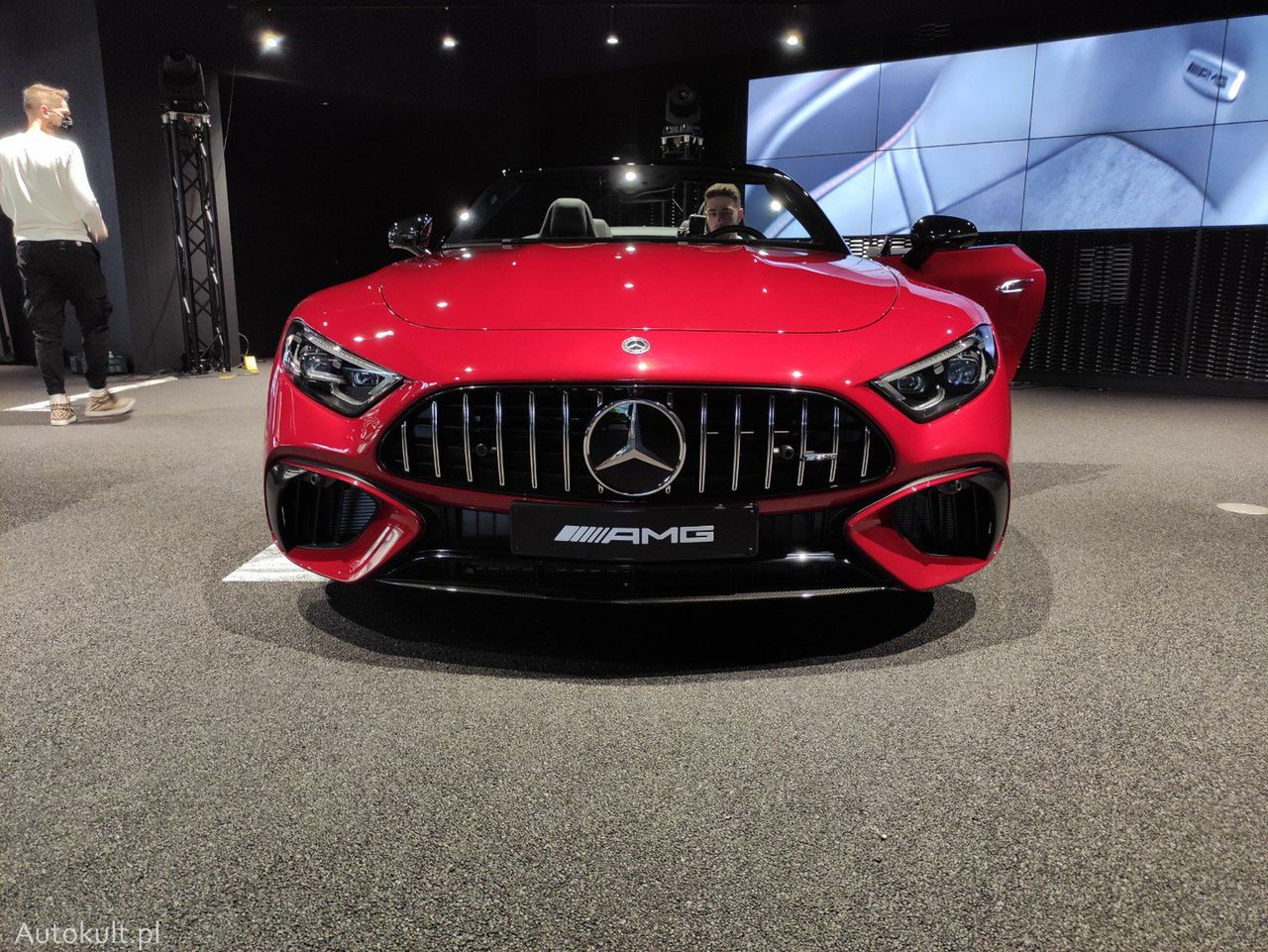 Mercedes-AMG SL z polskimi cenami. Opróżni portfel równie szybko, co przyspieszy do setki