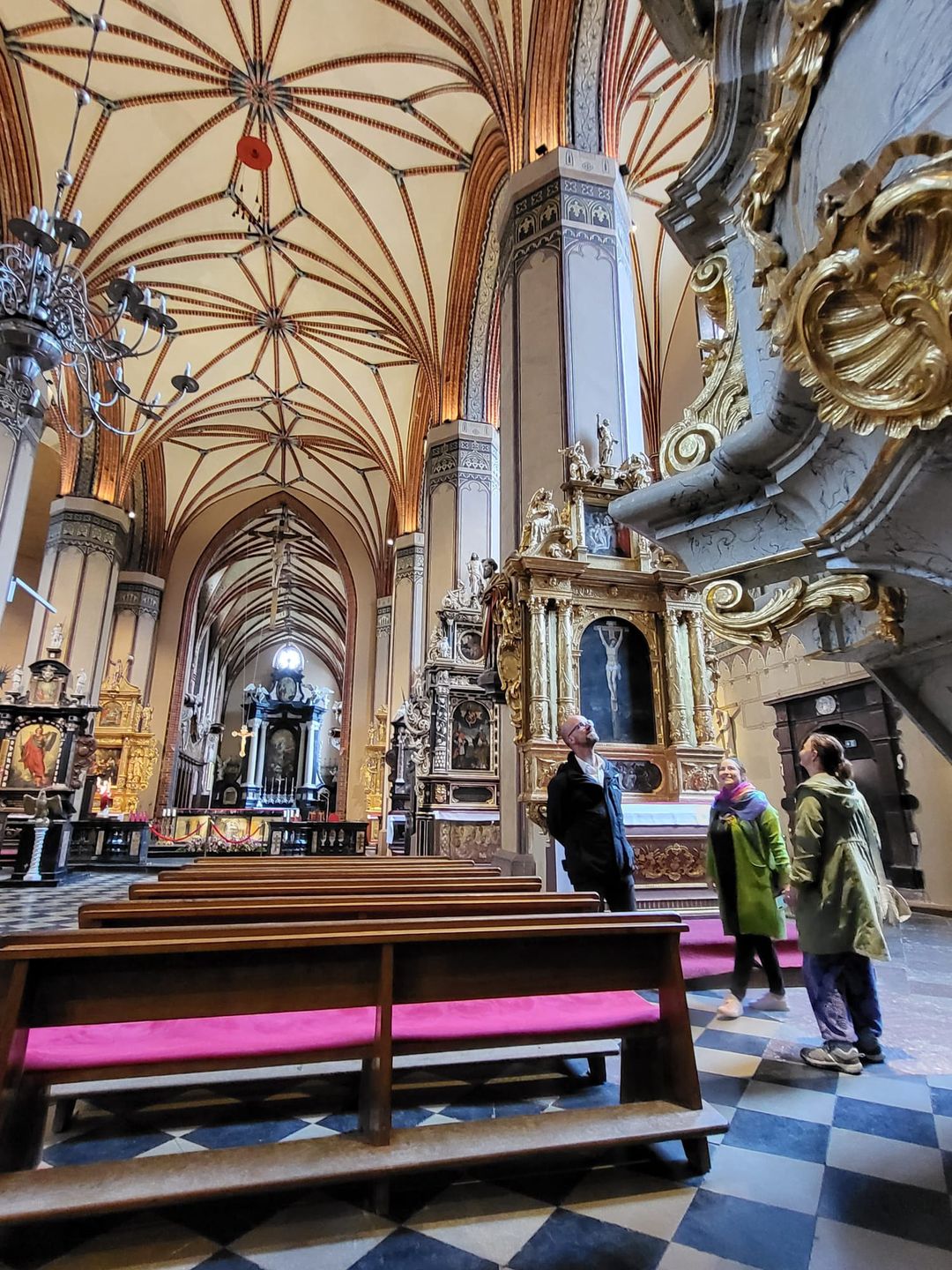 Frombork pełen jest miejsc związanych z Mikołajem Kopernikiem