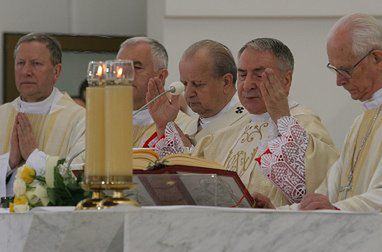 Kard. Dziwisz: miłością służmy sobie wzajemnie!