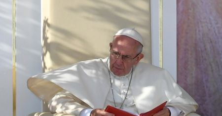 Papież krytykuje biskupów: "Cennik za sakramenty to BARBARZYŃSTWO"