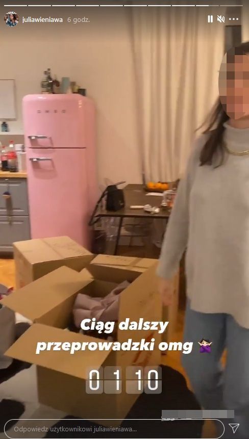 Julia Wieniawa relacjonuje przeprowadzkę do nowego mieszkania na Żoliborzu