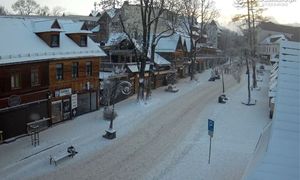 Była 8:16. Tak wyglądają Krupówki w Boże Narodzenie. Zaskakujący widok