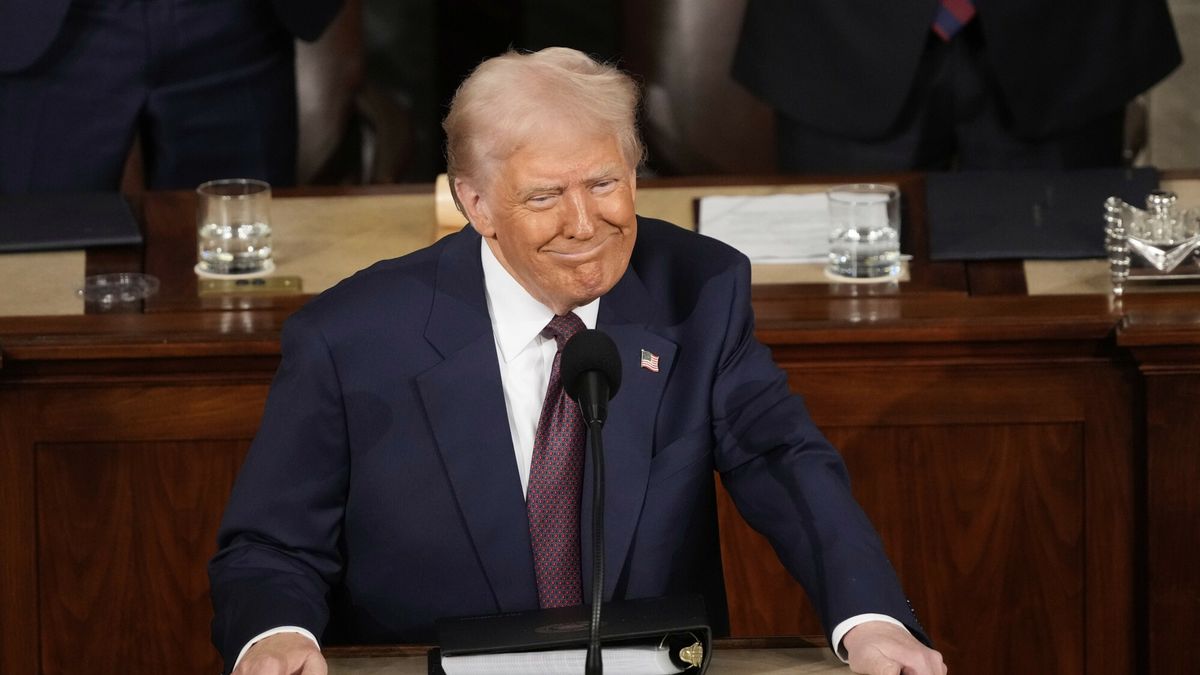 Prezydent Trump na wsp�lnej sesji Kongresu
President Donald Trump addresses a joint session of Congress at the Capitol in Washington, Tuesday, March 4, 2025. (AP Photo/Ben Curtis)
Ben Curtis