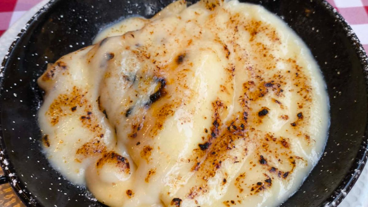 Naleśniki zapiekane w sosie waniliowym