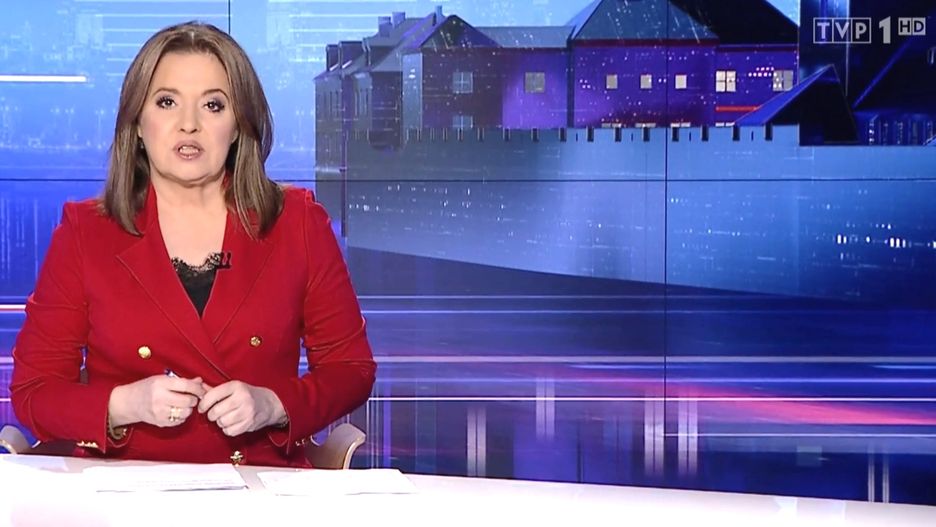 Jedną z prowadzących główne wydanie "Wiadomości" jest Danuta Holecka
